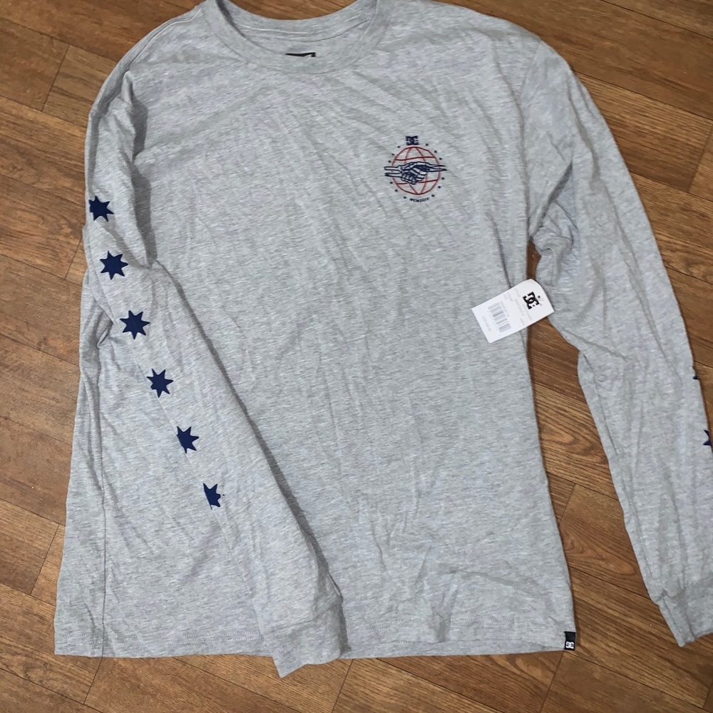 NWT DC skeleton hand long sleeve shirt
